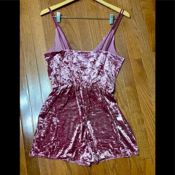 Romeo+Juliet Couture Rose Velvet Cami Top Short Short Jumper Cinched Waist SZ M - Picture 5 of 6